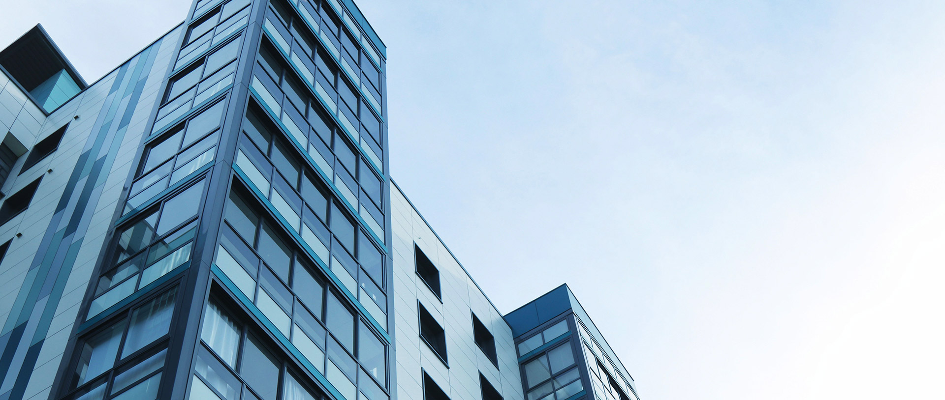 K1������Ծ�װסլ������Ŀ��λ���ͻ����͡����ͽṹ�ȷ��������о����Ծ�׼���û�������������ʶ���ҵ���Ĳ�����������徲���������������ɡ��Ź۵Ȳ������������ƥ��K1���������Ĳ�Ʒϵͳ����ԡϵ�в�Ʒ��ԡ�ҹ񣨺������¹����ع񣩵�һϵ��ľ����Ʒ����𻯶��ƶ��ֿռ��������ƻ���