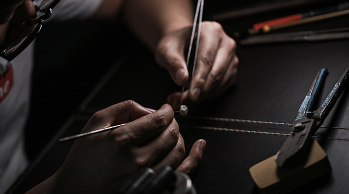 ��׷��׿Խ��·��ʵ��һ�δζԹ��յ�ͻ��