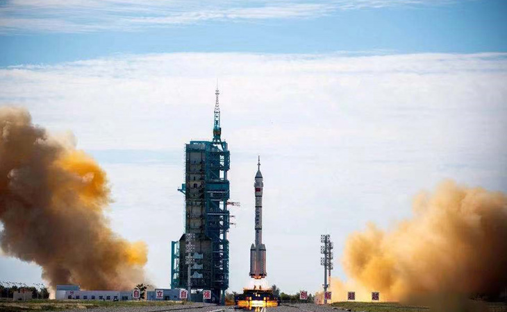 2021��6��17����������������ȳ��ڴ���������ʮ�������˺���ɴ�����ȡ��Բ���ֳ����ҹ�����ϵ�зɴ��ٴγ���̫����K1���������Ϊ�й�������ҵ�������������������Ȫ���Ƿ�����������ϼ�֤��ΰ���ʱ����